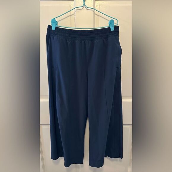 Lululemon Wanderer Culotte True Navy 12 - Picture 2 of 10